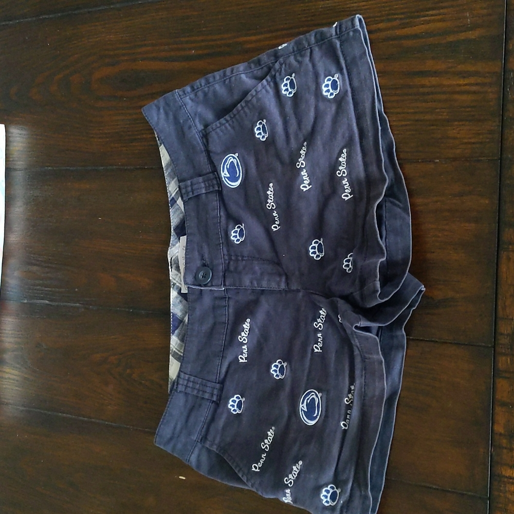 Embroidered Penn State shorts